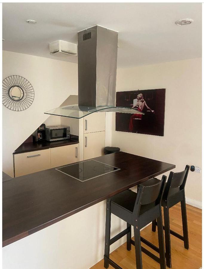 Lovely 2Br Apartment W/ City View Londres Exterior foto